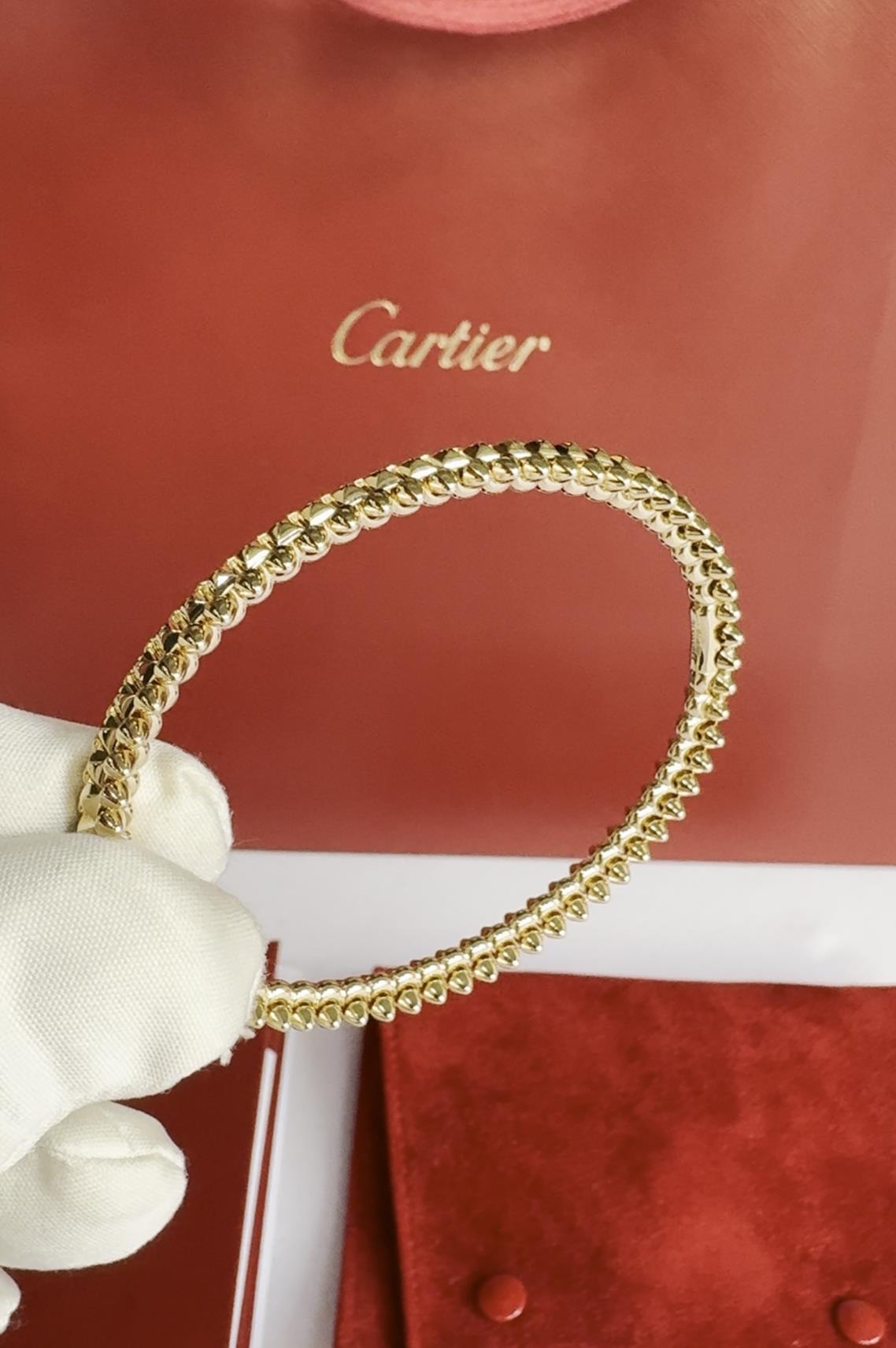 Clash de cartier bracelet hotsell